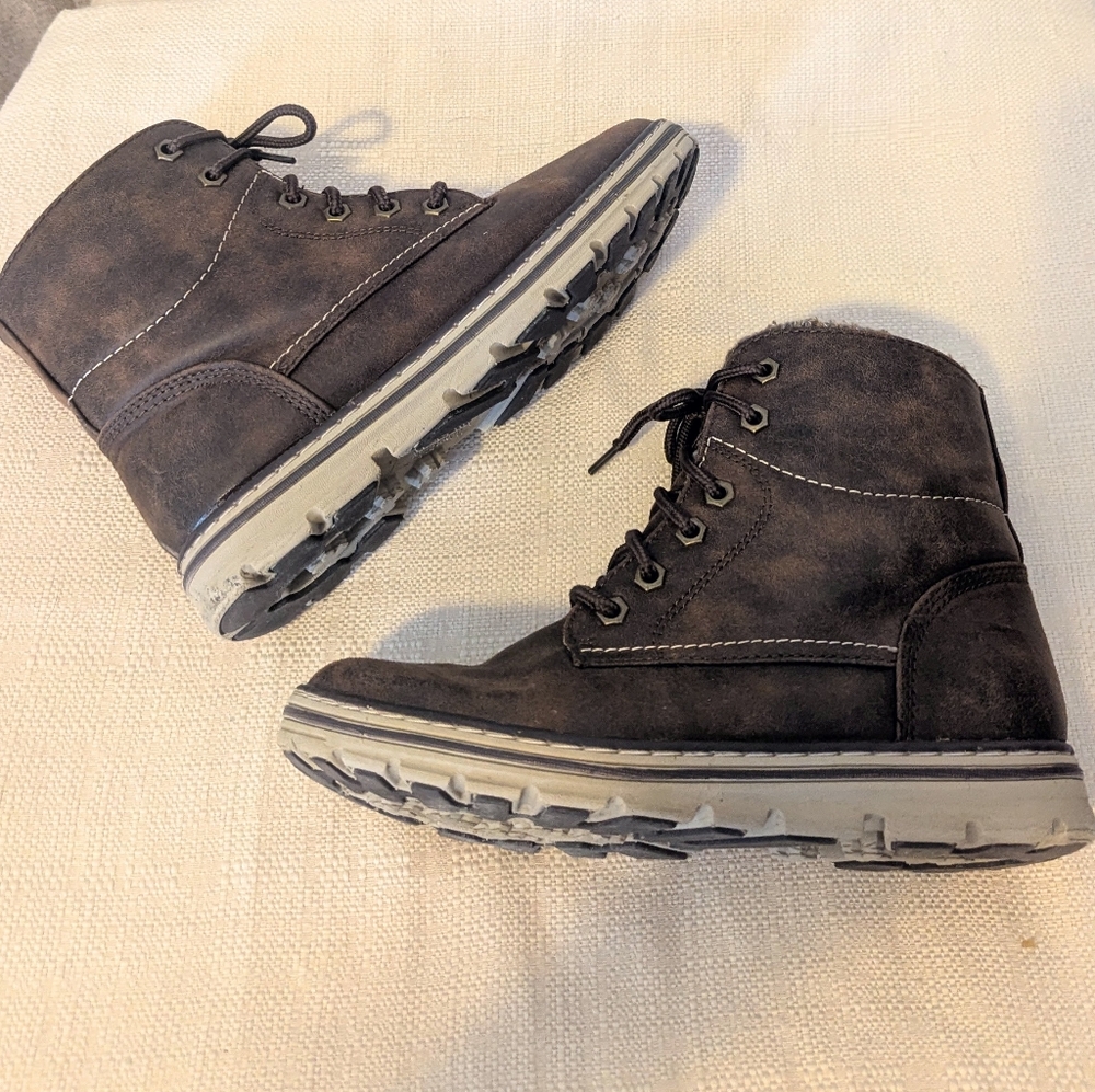 Cliffs By White Mountain Keegan Brown Sweater Upper Boots - Picture 5 of 11